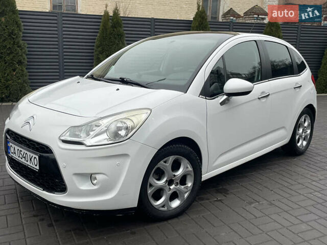 Белый Ситроен С3, объемом двигателя 1.6 л и пробегом 165 тыс. км за 5750 $, фото 3 на Automoto.ua