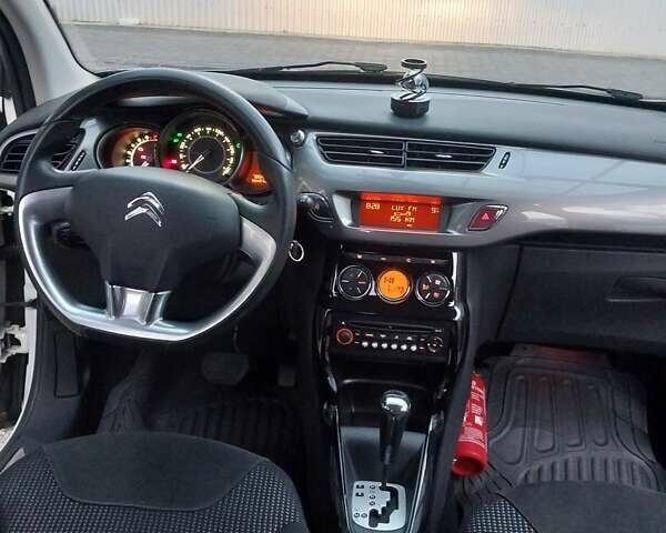 Белый Ситроен С3, объемом двигателя 1.6 л и пробегом 195 тыс. км за 6550 $, фото 37 на Automoto.ua