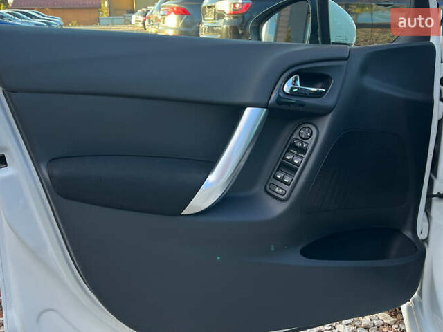 Белый Ситроен С3, объемом двигателя 1.6 л и пробегом 195 тыс. км за 6999 $, фото 16 на Automoto.ua