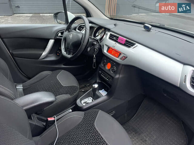 Белый Ситроен С3, объемом двигателя 1.6 л и пробегом 165 тыс. км за 5750 $, фото 11 на Automoto.ua