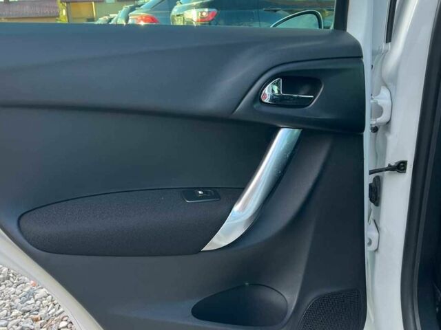 Білий Сітроен С3, об'ємом двигуна 1.6 л та пробігом 195 тис. км за 6999 $, фото 17 на Automoto.ua