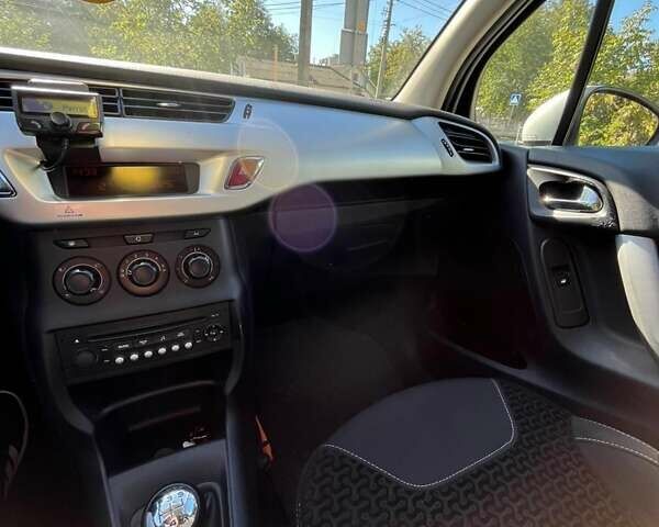 Белый Ситроен С3, объемом двигателя 1.56 л и пробегом 217 тыс. км за 6150 $, фото 8 на Automoto.ua