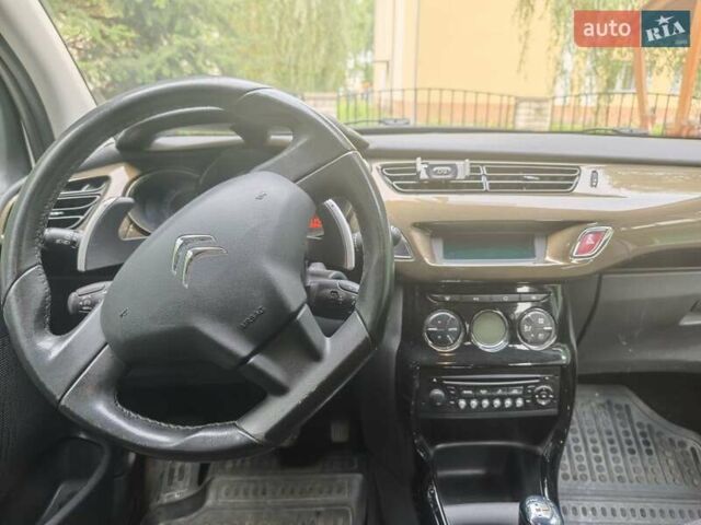 Белый Ситроен С3, объемом двигателя 1.4 л и пробегом 183 тыс. км за 6500 $, фото 3 на Automoto.ua