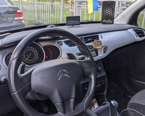 Белый Ситроен С3, объемом двигателя 1.4 л и пробегом 123 тыс. км за 6000 $, фото 13 на Automoto.ua