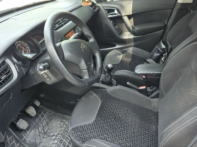 Белый Ситроен С3, объемом двигателя 1.4 л и пробегом 185 тыс. км за 5250 $, фото 6 на Automoto.ua