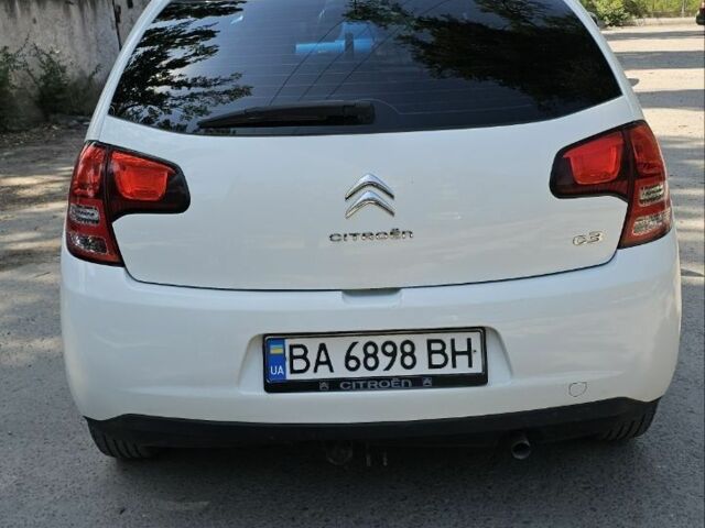 Белый Ситроен С3, объемом двигателя 1.4 л и пробегом 185 тыс. км за 5250 $, фото 10 на Automoto.ua