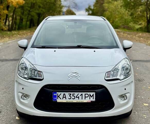 Ситроен С3 2011 в Чернигове на Automoto.ua Белый Ситроен С3, объемом двигателя 1.4 л и пробегом 117 тыс. км за 5999 $, фото 4 на Automoto.ua