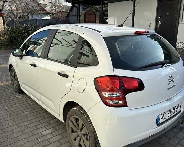 Белый Ситроен С3, объемом двигателя 1.4 л и пробегом 209 тыс. км за 6000 $, фото 5 на Automoto.ua