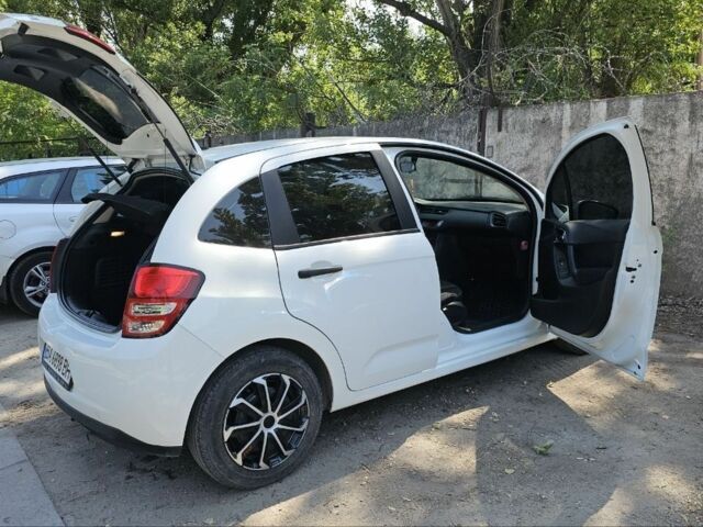 Белый Ситроен С3, объемом двигателя 1.4 л и пробегом 185 тыс. км за 5250 $, фото 14 на Automoto.ua