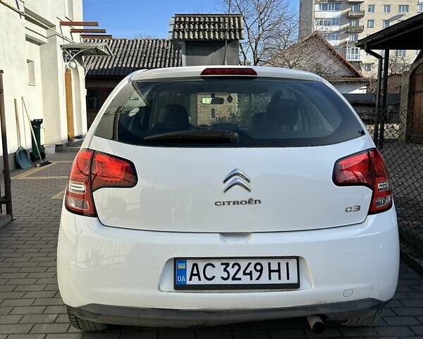Белый Ситроен С3, объемом двигателя 1.4 л и пробегом 209 тыс. км за 6000 $, фото 4 на Automoto.ua