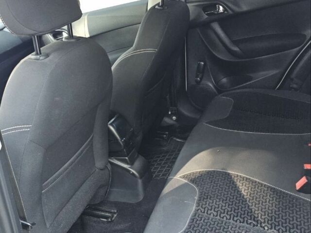 Белый Ситроен С3, объемом двигателя 1.4 л и пробегом 185 тыс. км за 5250 $, фото 8 на Automoto.ua