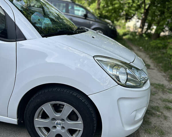 Білий Сітроен С3, об'ємом двигуна 1.4 л та пробігом 180 тис. км за 5500 $, фото 7 на Automoto.ua