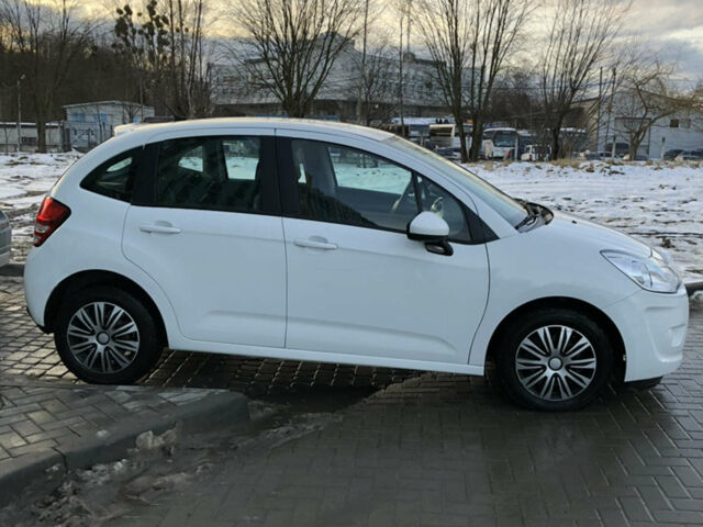 Белый Ситроен С3, объемом двигателя 1.4 л и пробегом 286 тыс. км за 4700 $, фото 1 на Automoto.ua