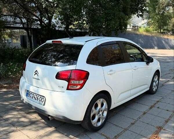 Белый Ситроен С3, объемом двигателя 1.4 л и пробегом 220 тыс. км за 6000 $, фото 1 на Automoto.ua