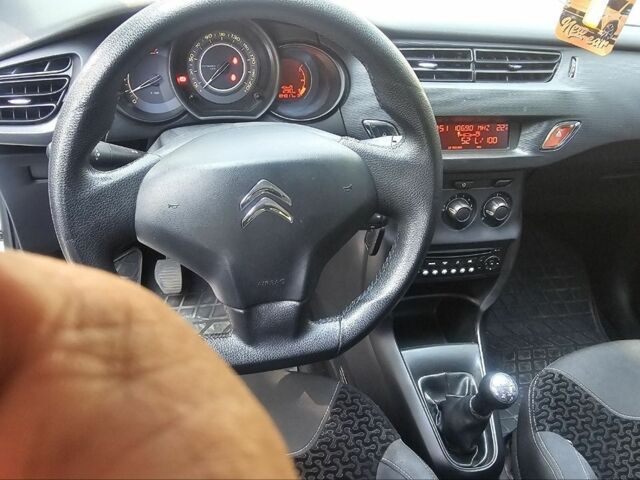 Белый Ситроен С3, объемом двигателя 1.4 л и пробегом 185 тыс. км за 5250 $, фото 2 на Automoto.ua