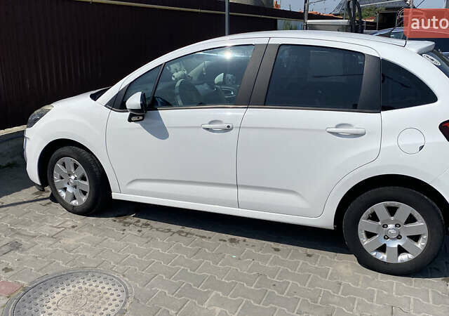 Белый Ситроен С3, объемом двигателя 1.4 л и пробегом 129 тыс. км за 7600 $, фото 2 на Automoto.ua