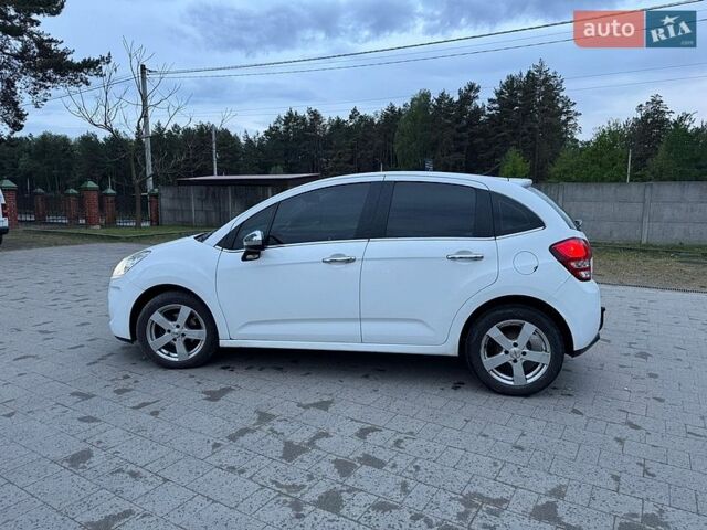 Белый Ситроен С3, объемом двигателя 1.4 л и пробегом 265 тыс. км за 6200 $, фото 1 на Automoto.ua