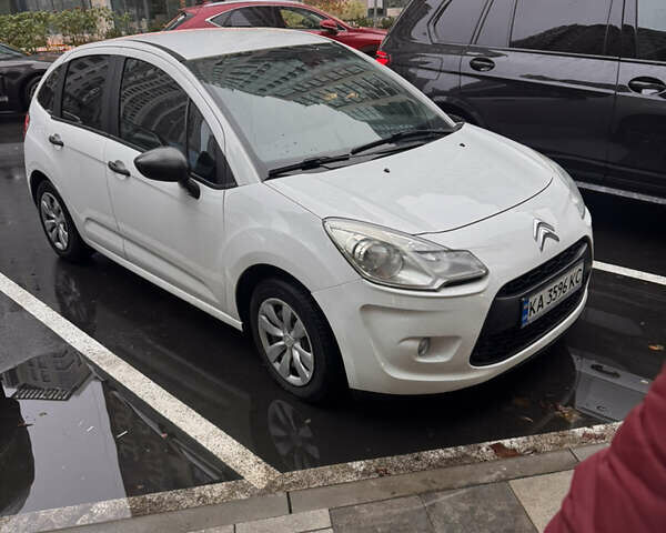 Белый Ситроен С3, объемом двигателя 1.56 л и пробегом 199 тыс. км за 5600 $, фото 1 на Automoto.ua