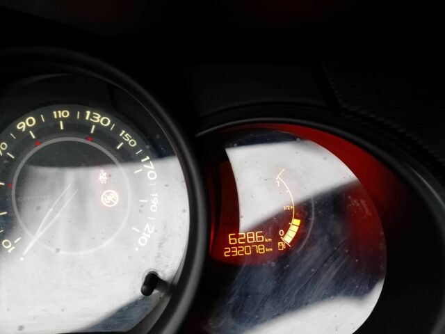 Білий Сітроен С3, об'ємом двигуна 1.4 л та пробігом 232 тис. км за 6000 $, фото 4 на Automoto.ua