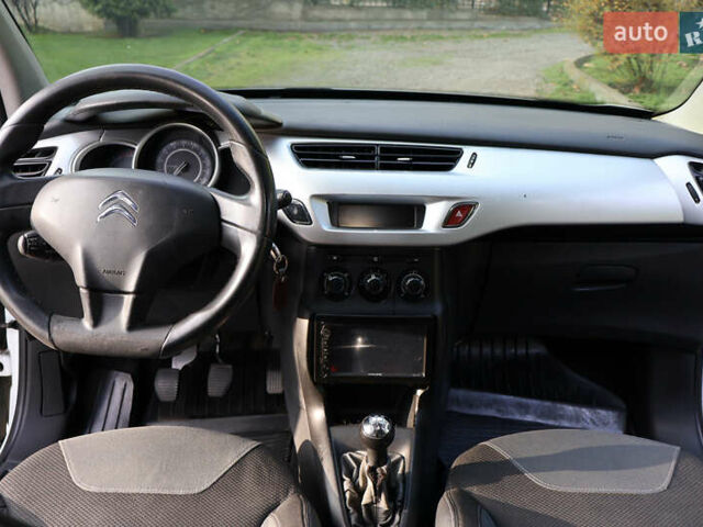 Белый Ситроен С3, объемом двигателя 1.6 л и пробегом 221 тыс. км за 5600 $, фото 25 на Automoto.ua