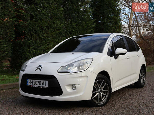 Белый Ситроен С3, объемом двигателя 1.6 л и пробегом 221 тыс. км за 5600 $, фото 4 на Automoto.ua