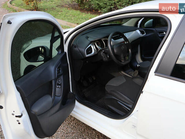 Белый Ситроен С3, объемом двигателя 1.6 л и пробегом 221 тыс. км за 5600 $, фото 18 на Automoto.ua