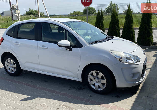 Белый Ситроен С3, объемом двигателя 1.4 л и пробегом 129 тыс. км за 7600 $, фото 3 на Automoto.ua