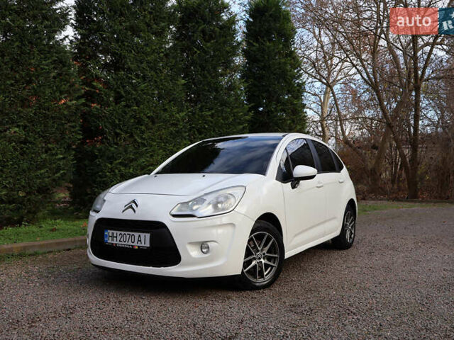 Белый Ситроен С3, объемом двигателя 1.6 л и пробегом 221 тыс. км за 5600 $, фото 3 на Automoto.ua