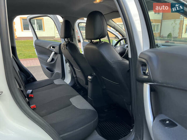 Білий Сітроен С3, об'ємом двигуна 1.4 л та пробігом 250 тис. км за 5300 $, фото 11 на Automoto.ua