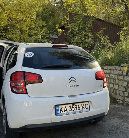 Белый Ситроен С3, объемом двигателя 1.6 л и пробегом 198 тыс. км за 5800 $, фото 2 на Automoto.ua