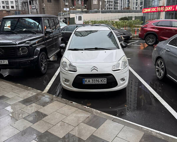 Белый Ситроен С3, объемом двигателя 1.56 л и пробегом 199 тыс. км за 5600 $, фото 3 на Automoto.ua