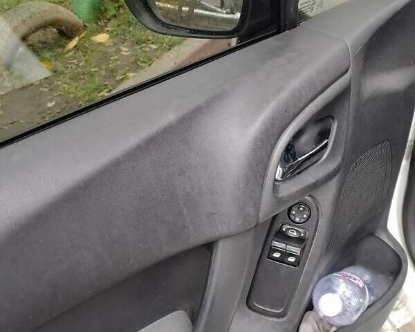 Білий Сітроен С3, об'ємом двигуна 1.4 л та пробігом 232 тис. км за 6200 $, фото 3 на Automoto.ua