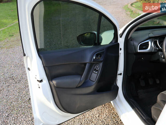 Белый Ситроен С3, объемом двигателя 1.6 л и пробегом 221 тыс. км за 5600 $, фото 23 на Automoto.ua