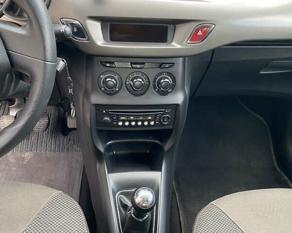 Белый Ситроен С3, объемом двигателя 1 л и пробегом 122 тыс. км за 5000 $, фото 12 на Automoto.ua