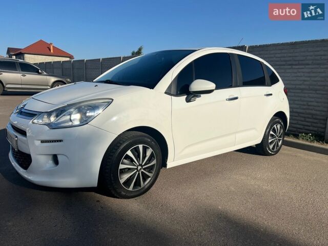 Белый Ситроен С3, объемом двигателя 1.4 л и пробегом 250 тыс. км за 5900 $, фото 1 на Automoto.ua