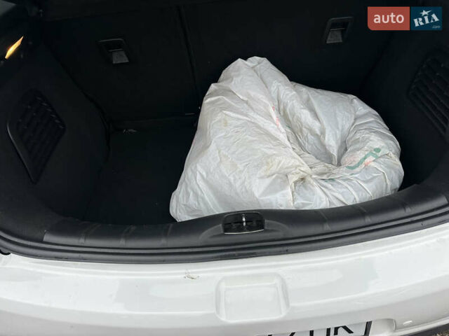 Белый Ситроен С3, объемом двигателя 1 л и пробегом 110 тыс. км за 6350 $, фото 30 на Automoto.ua