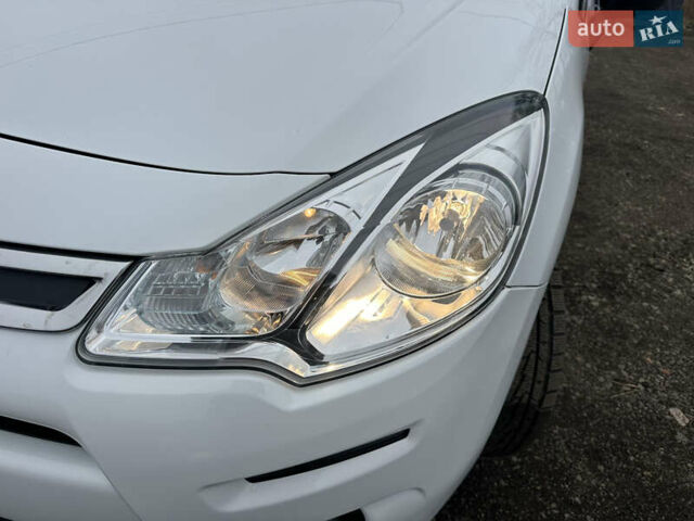 Белый Ситроен С3, объемом двигателя 1 л и пробегом 110 тыс. км за 6350 $, фото 20 на Automoto.ua