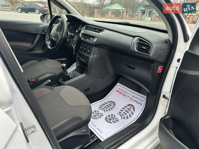 Белый Ситроен С3, объемом двигателя 1 л и пробегом 110 тыс. км за 6350 $, фото 35 на Automoto.ua