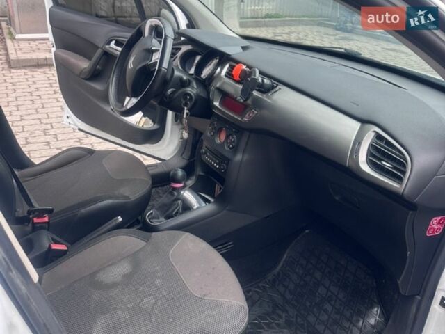 Белый Ситроен С3, объемом двигателя 1.56 л и пробегом 132 тыс. км за 6400 $, фото 14 на Automoto.ua