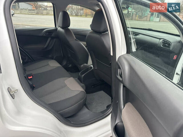 Белый Ситроен С3, объемом двигателя 1 л и пробегом 110 тыс. км за 6350 $, фото 34 на Automoto.ua