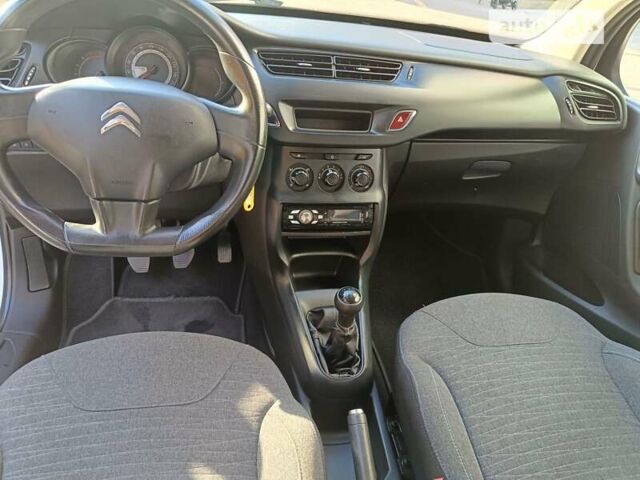 Белый Ситроен С3, объемом двигателя 1.6 л и пробегом 152 тыс. км за 7650 $, фото 9 на Automoto.ua