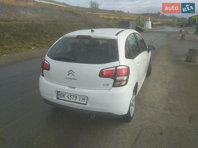 Белый Ситроен С3, объемом двигателя 1.56 л и пробегом 170 тыс. км за 6999 $, фото 5 на Automoto.ua