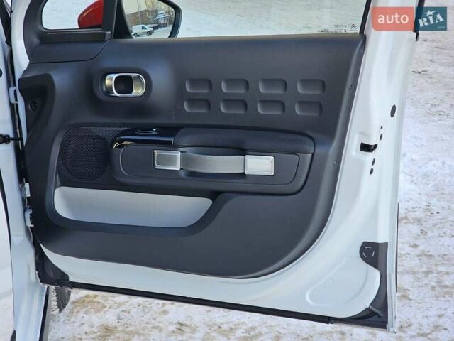 Белый Ситроен С3, объемом двигателя 1.2 л и пробегом 90 тыс. км за 9999 $, фото 28 на Automoto.ua