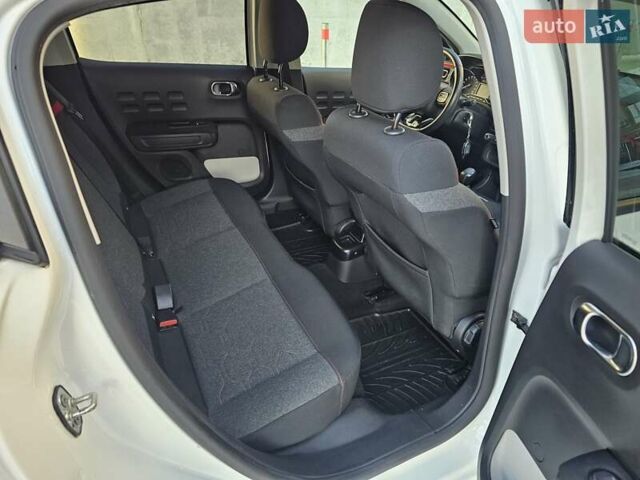 Белый Ситроен С3, объемом двигателя 1.2 л и пробегом 90 тыс. км за 9999 $, фото 35 на Automoto.ua