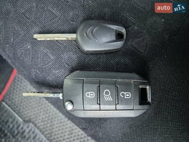Белый Ситроен С3, объемом двигателя 1.56 л и пробегом 63 тыс. км за 9999 $, фото 9 на Automoto.ua