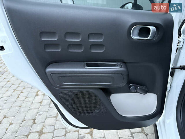 Белый Ситроен С3, объемом двигателя 1.2 л и пробегом 67 тыс. км за 9150 $, фото 29 на Automoto.ua