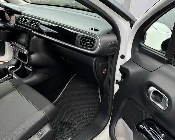 Белый Ситроен С3, объемом двигателя 1.2 л и пробегом 82 тыс. км за 12300 $, фото 22 на Automoto.ua