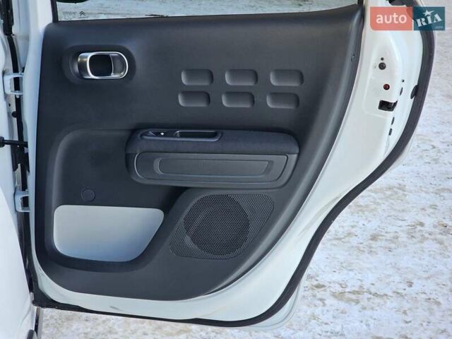 Белый Ситроен С3, объемом двигателя 1.2 л и пробегом 90 тыс. км за 9999 $, фото 34 на Automoto.ua