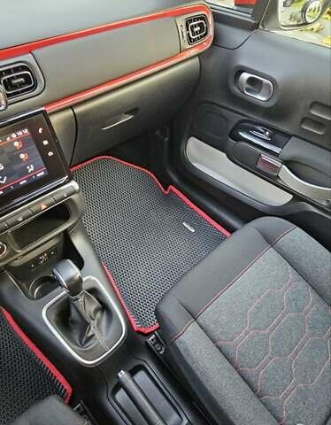 Белый Ситроен С3, объемом двигателя 1.2 л и пробегом 33 тыс. км за 13500 $, фото 9 на Automoto.ua