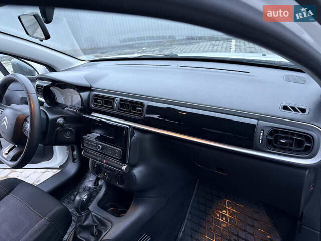 Белый Ситроен С3, объемом двигателя 1.2 л и пробегом 67 тыс. км за 9150 $, фото 32 на Automoto.ua